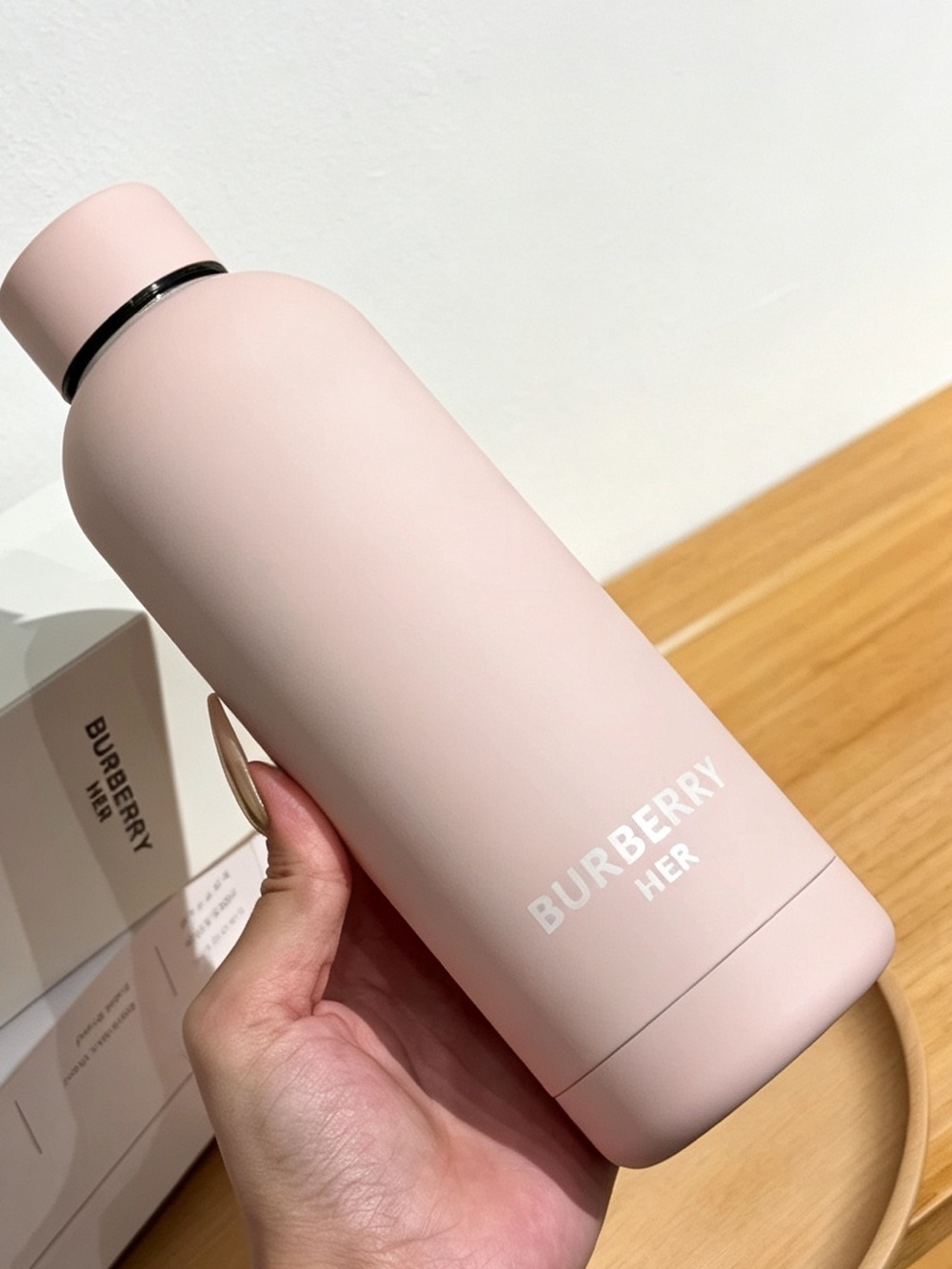 Burberry Her Pink Insulated Bottle